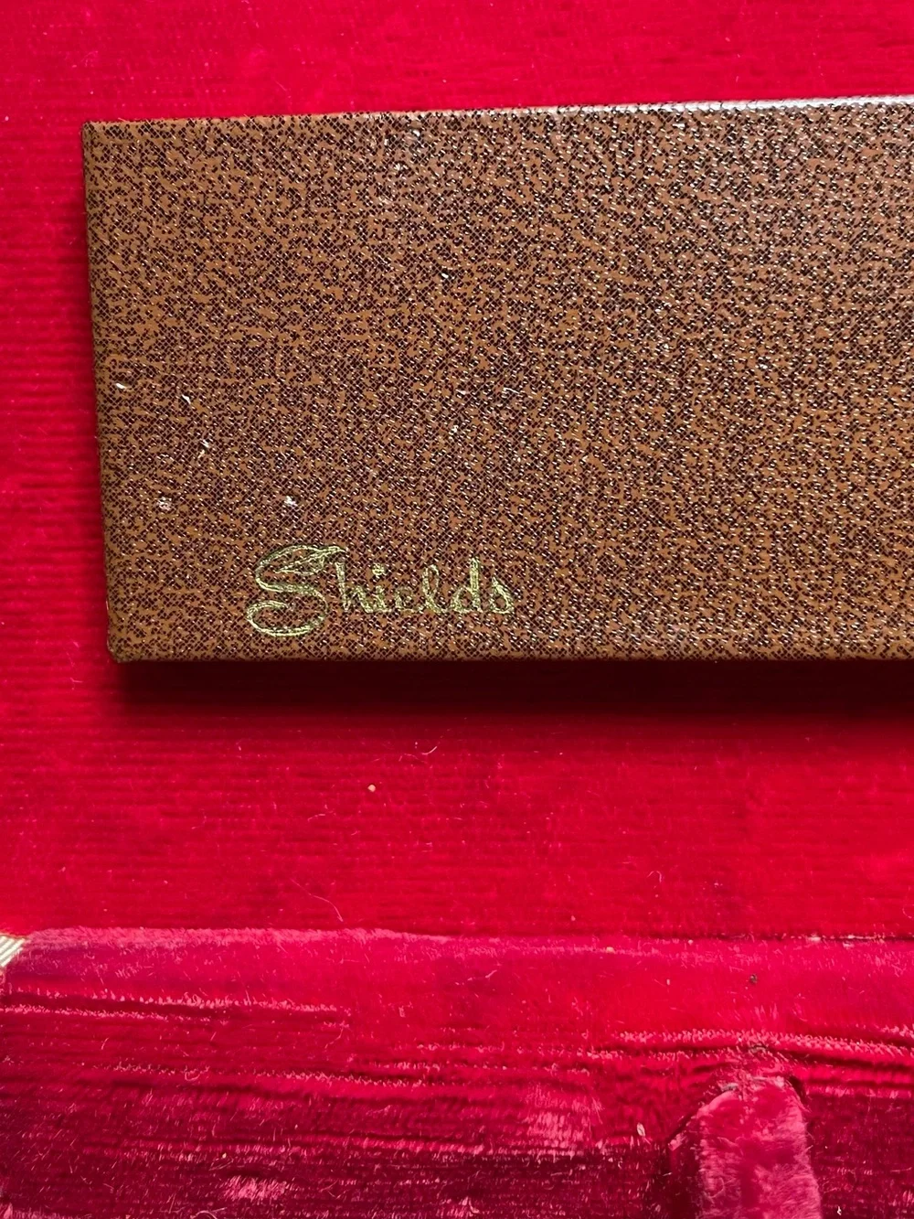 Shields compact men